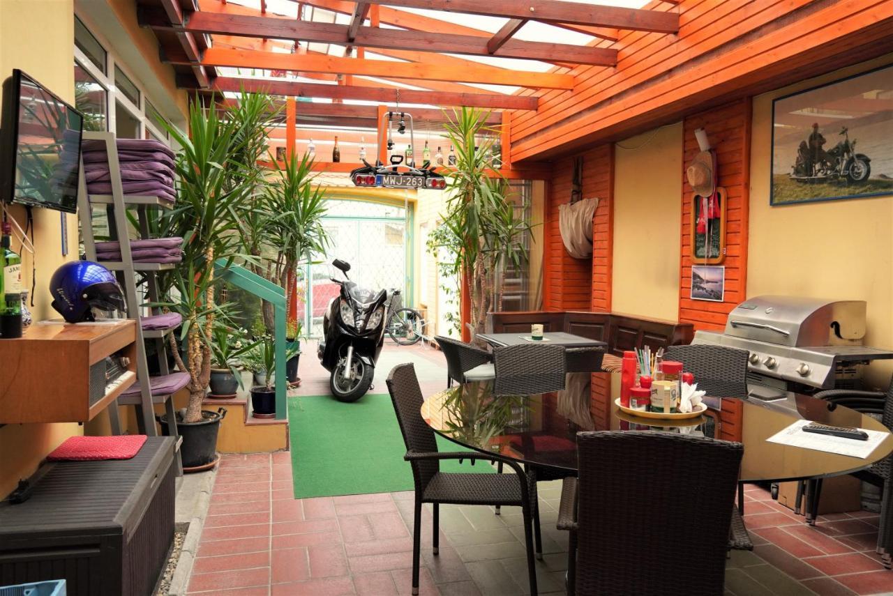 Club Haus 502 Kalocsa住宿加早餐旅馆 外观 照片